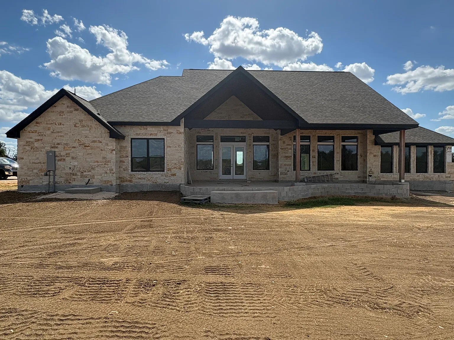 4 bed, 3.5 bath, 2850 sqft, $4,995 — Photo 2