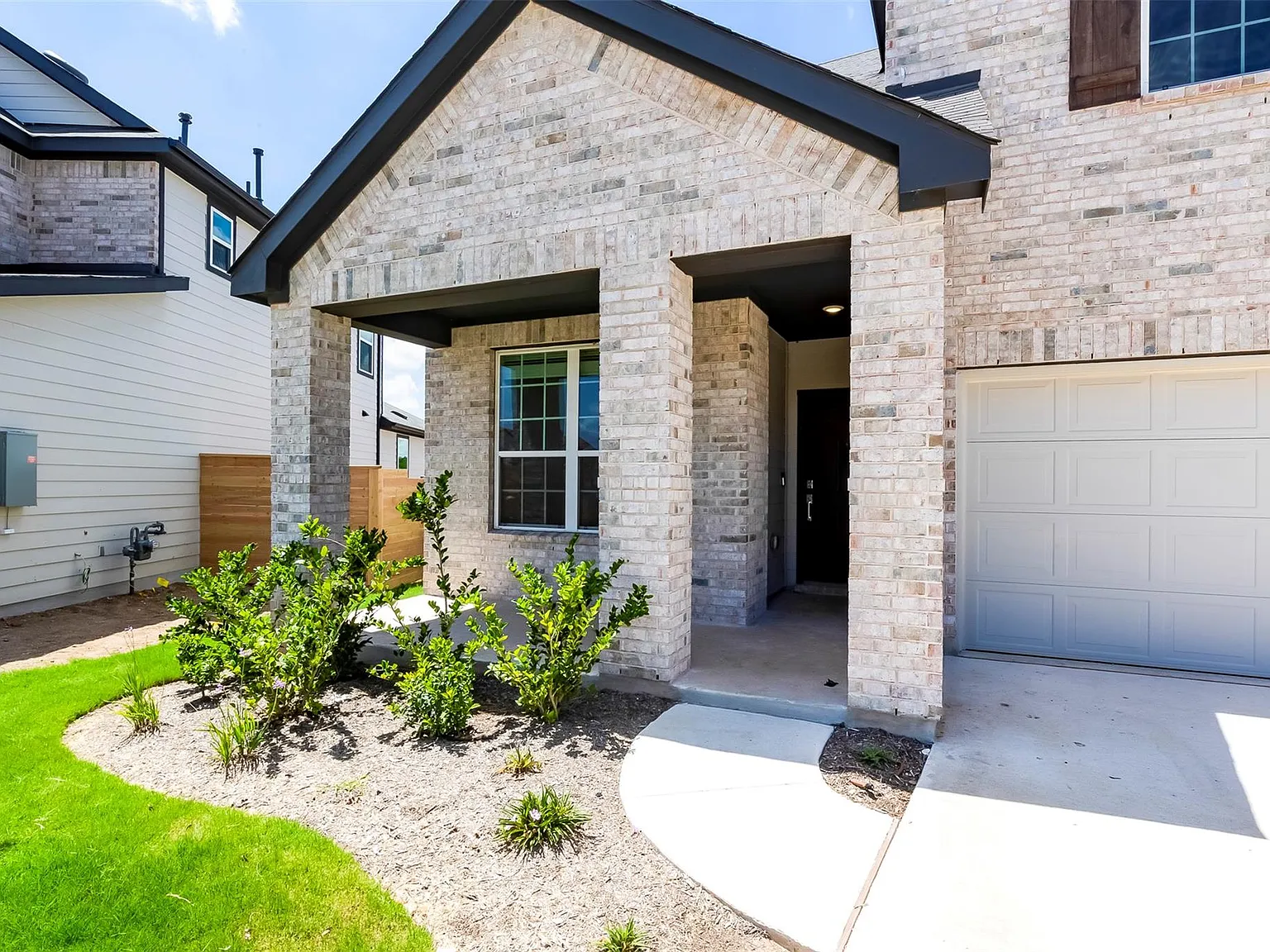 4 bed, 3.5 bath, 2999 sqft, $2,800 — Photo 4