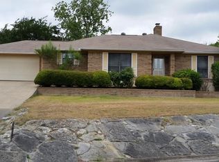 308 Red Oak Ln, Ingram, TX 78025