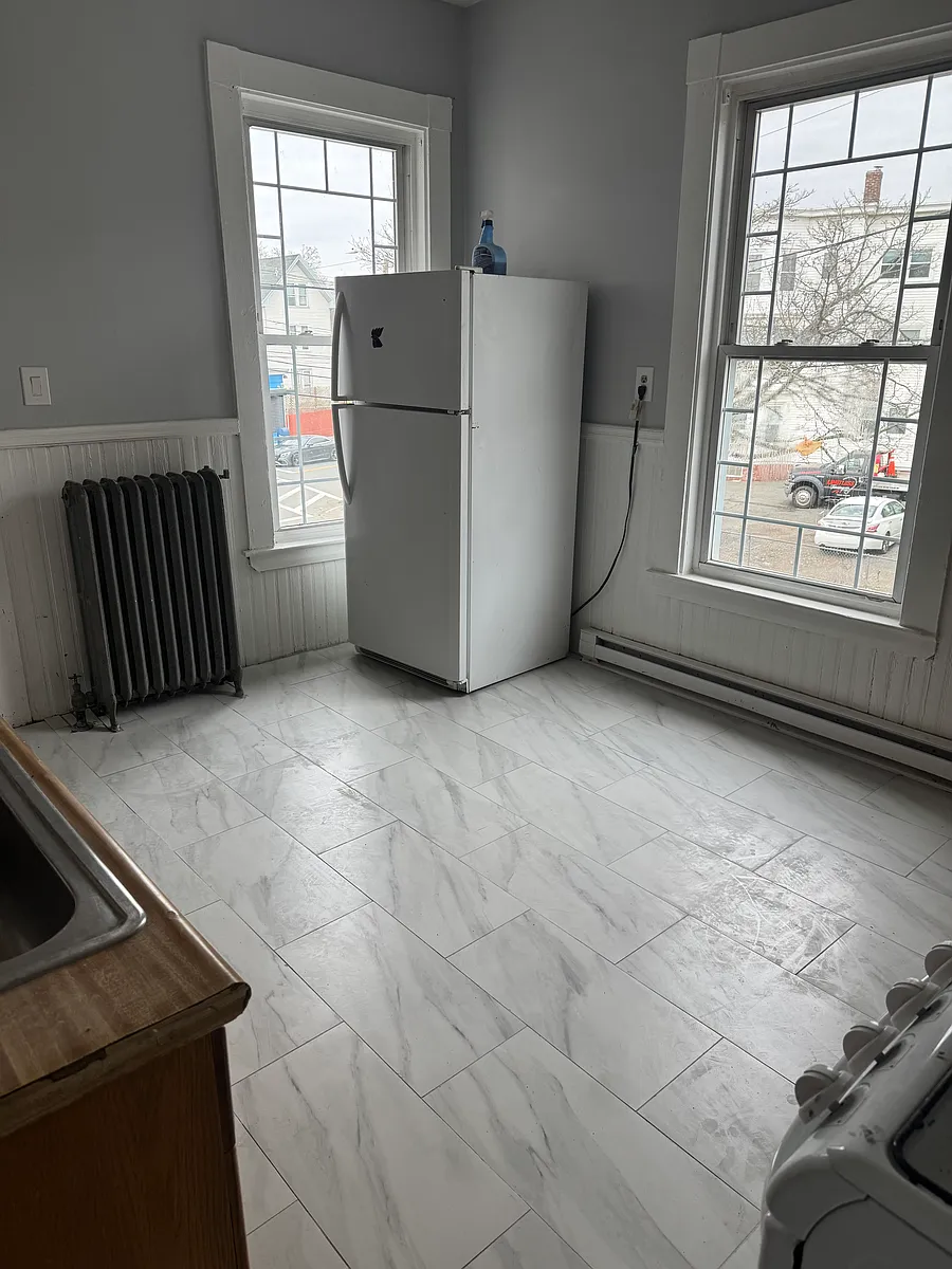 Building Photo - 662-664 Western Ave #2