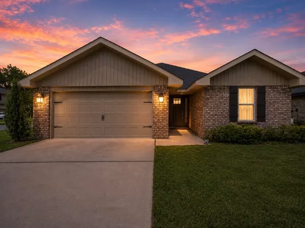 232 Baycliff Dr, Crestview, FL 32536