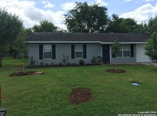 400 Voges St, Poth, TX 78147