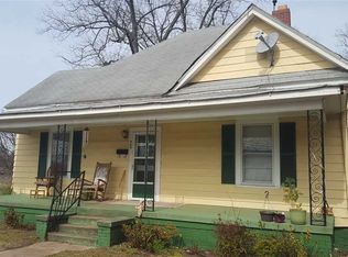 409 E Poinsett St, Greer, SC 29651