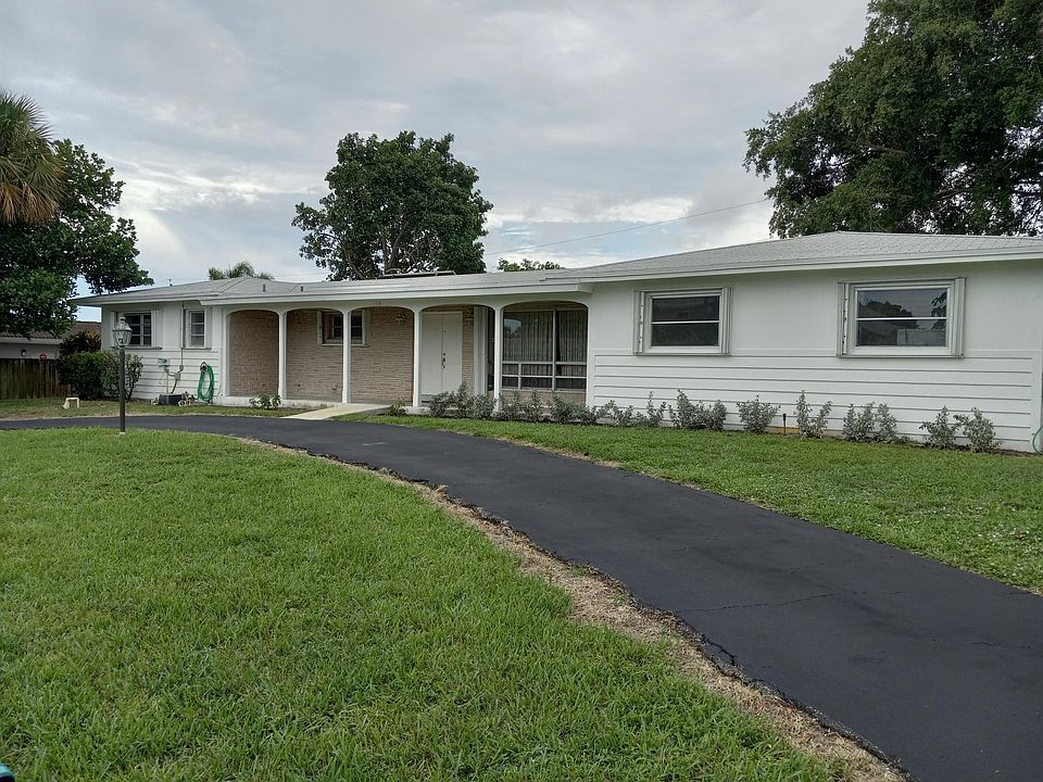 1st image of 110 SE 29th Ave
