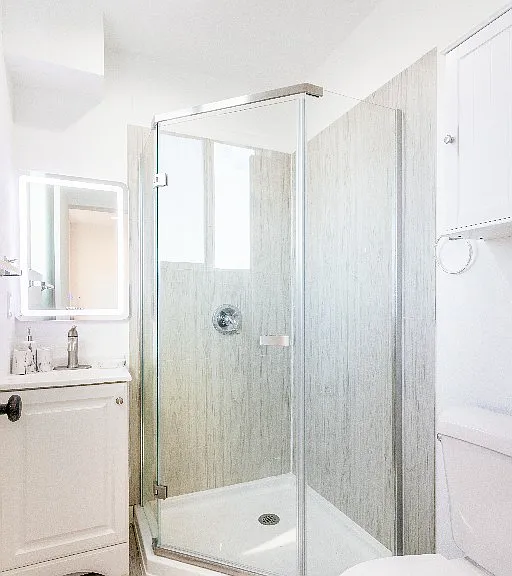 1815 W Adams Blvd — Photo 44