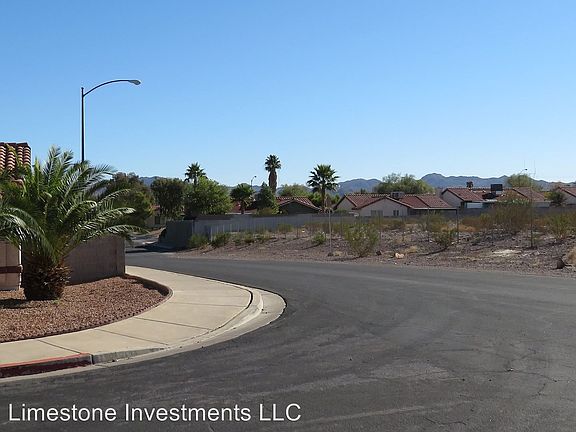 5th image of 301 Brookshire St