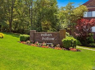 209 Indian Hollow Ct UNIT 209, Mahwah, NJ 07430
