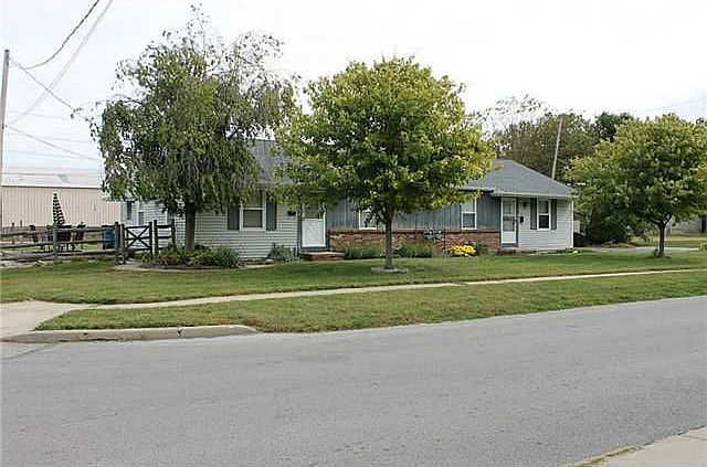 2nd image of 5106 Spring St