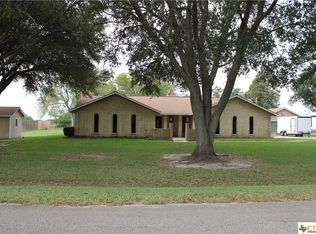 201 Sandra St, Inez, TX 77968