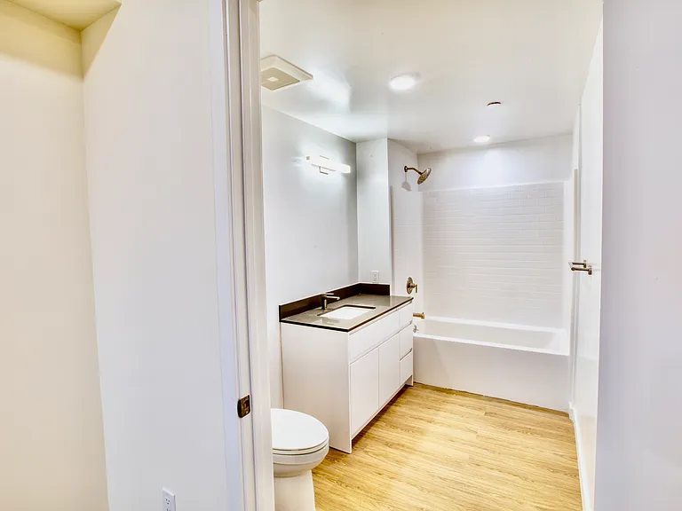 14629 Erwin St #201 — Photo 11