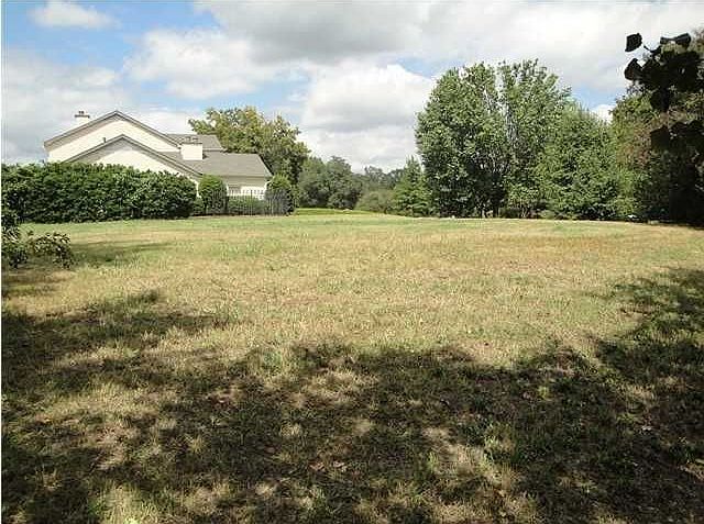 2nd image of 3120 Jamestown Dr