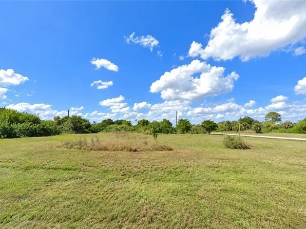 2620 NE 22nd Pl, Cape Coral, FL 33909