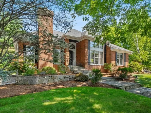 1 Mulberry Ct, East Greenwich, RI 02818