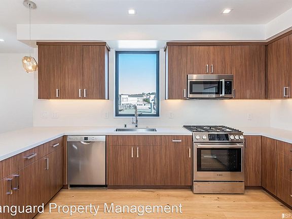 4th image of 974 Geneva Ave #2
