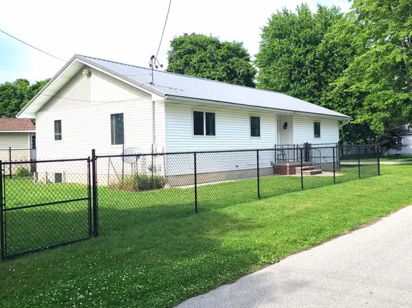 418 S 4th St, Sebewaing, MI 48759