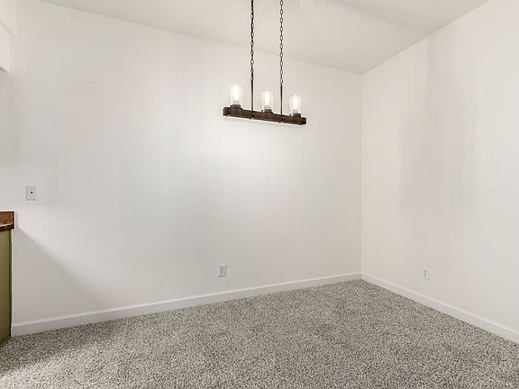 5th image of 743 E Pepper Dr