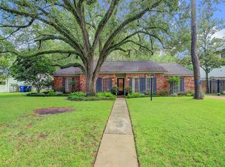 8719 Green Valley Dr, Houston, TX 77055