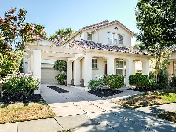 3rd image of 1839 Danbrook Dr