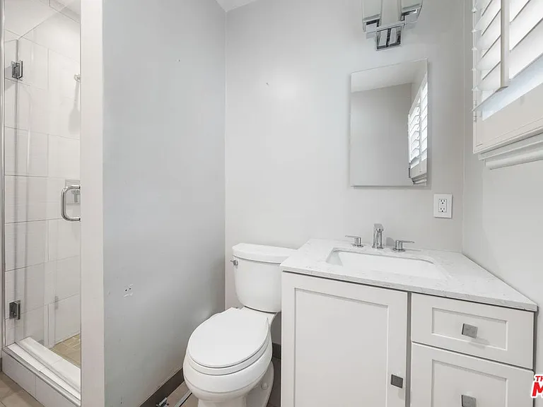 13453 Debby St — Photo 37