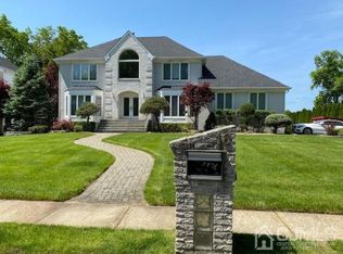 16 Chagall Rd, Marlboro, NJ 07746