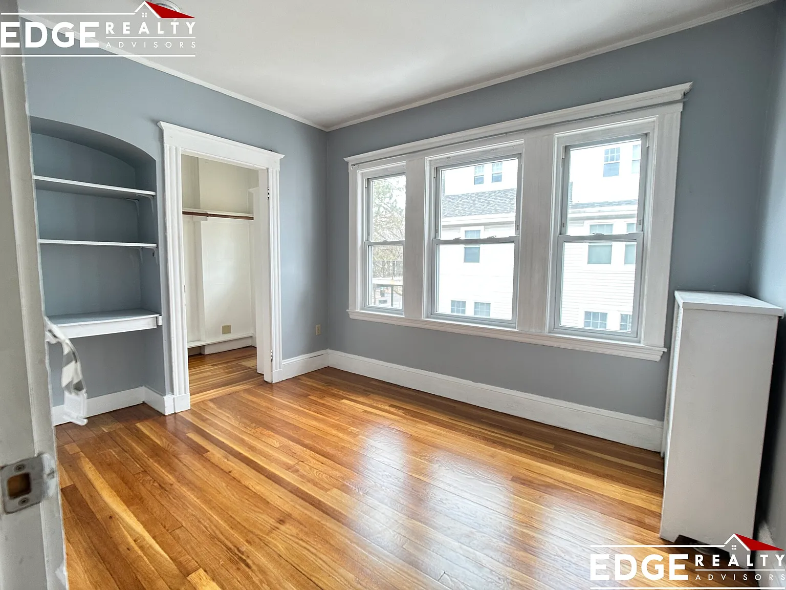 5 bed, 1800 sqft, $5,200 — Photo 3