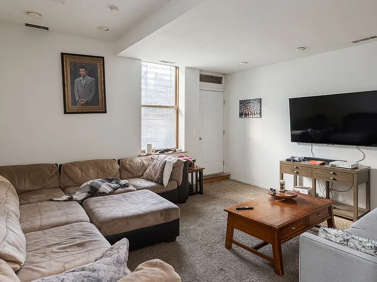 1123 W Eddy St #2 — Photo 5