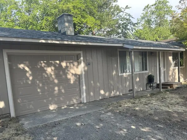 875 Park St, Ashland, OR 97520