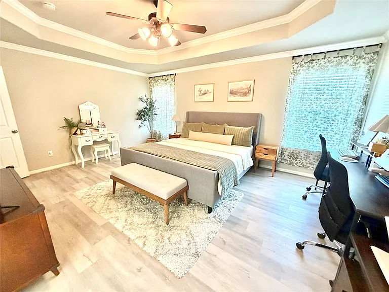 301 Friends Knoll Ln — Photo 12