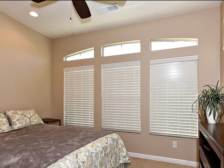 1556 W Songbird Dr — Photo 5
