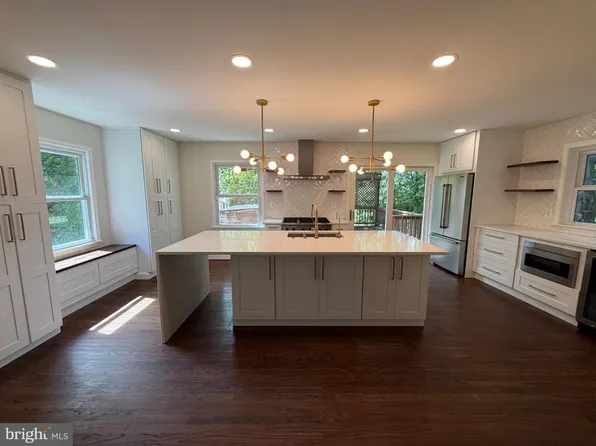 7620 Winterberry Pl, Bethesda, MD 20817
