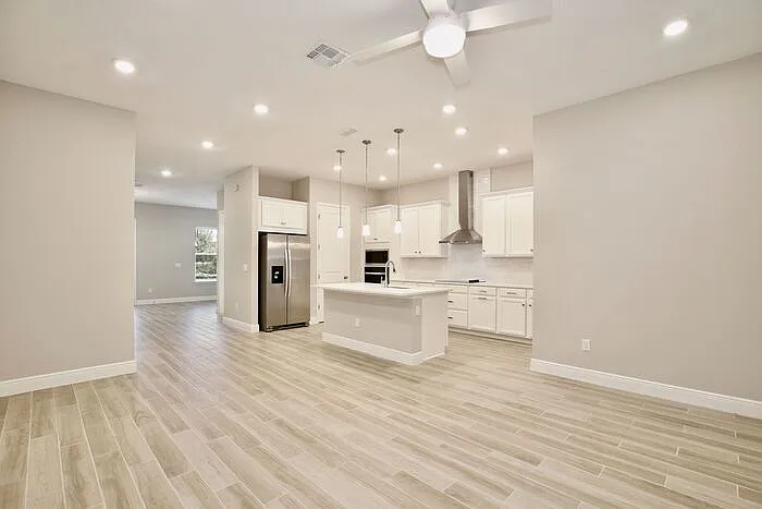 6491 Cyrils Dr — Photo 6