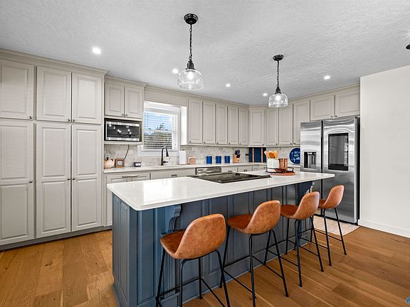 5th image of 351 Canoe Creek Rd