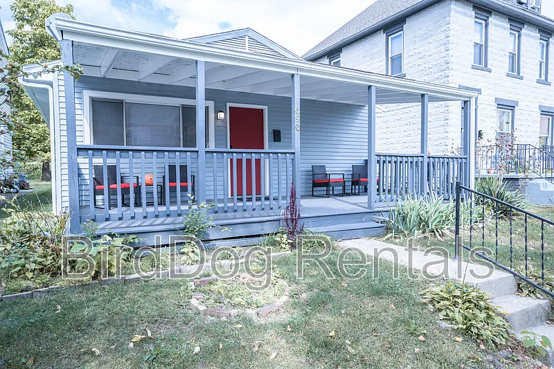 2 bed, 1.0 bath, 800 sqft, $1,250 — Photo 2