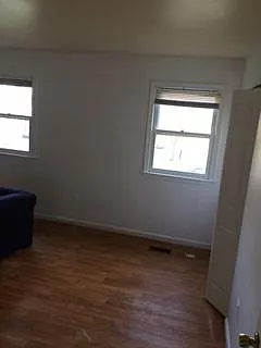 Towne Crest Ct — Photo 1