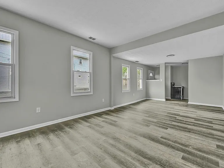 5008 McBride Ave — Photo 4