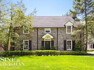 93 Merriweather Rd, Grosse Pointe Farms, MI 48236