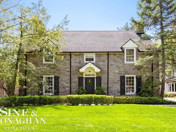 93 Merriweather Rd, Grosse Pointe Farms, MI 48236