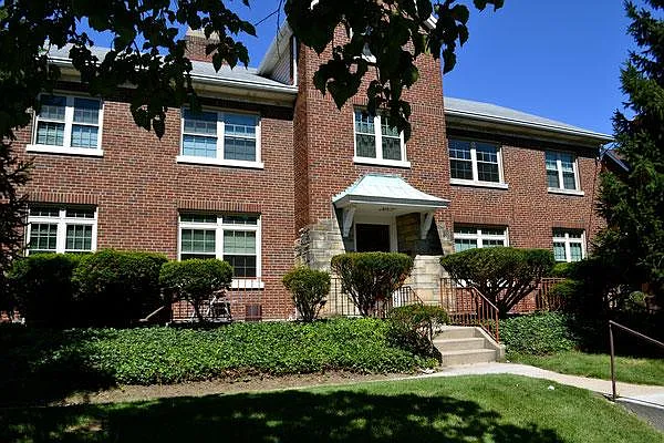 2 bed, 900 sqft, $1,775 — Photo 3