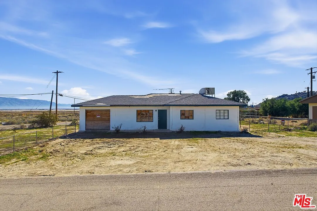 13879 Carson St photo 1