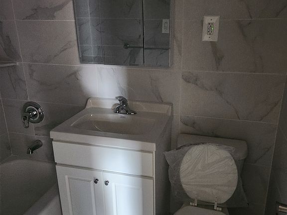 5th image of 41-10 Bowne St #4Y