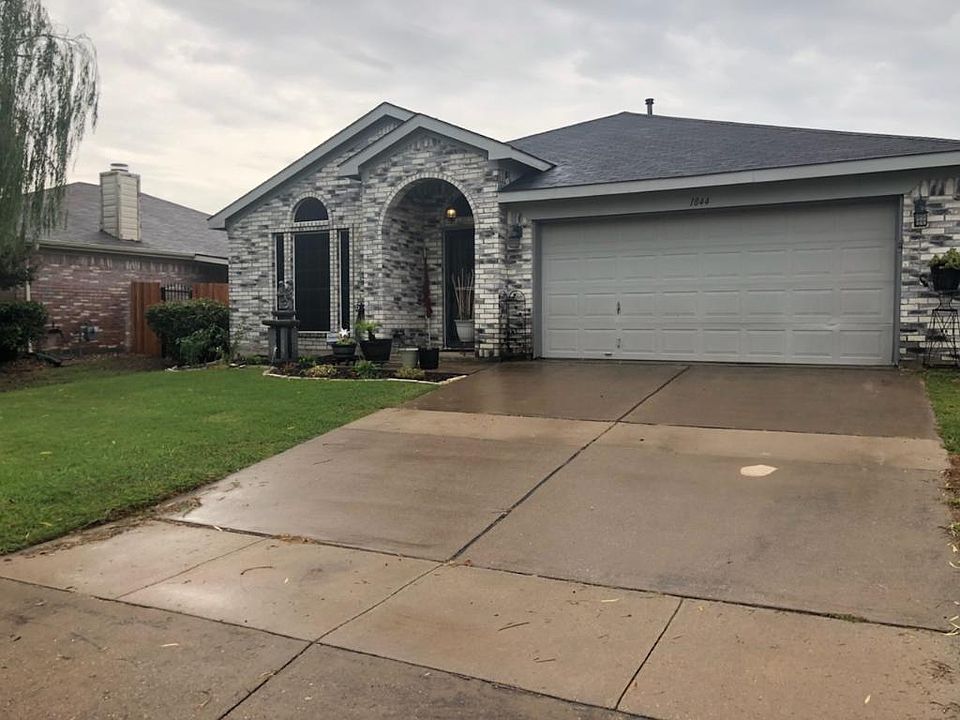1st image of 1844 Cedar Tree Dr