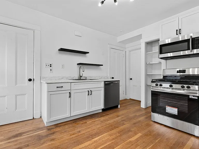 166 Elliot St #2 — Photo 1