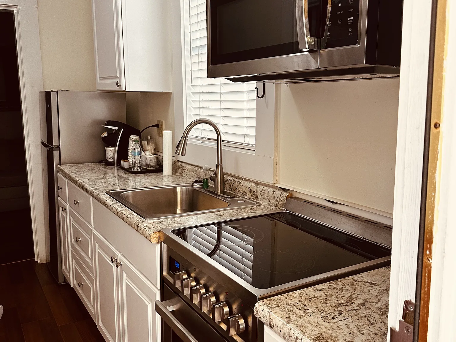 Coombs Inn & Suites - Unit 23 — Photo 2