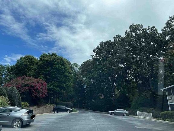 Exterior Neighborhood (street photo)