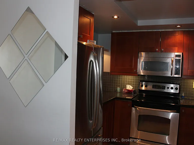 2466 Eglinton Ave E #LPH8 — Photo 7