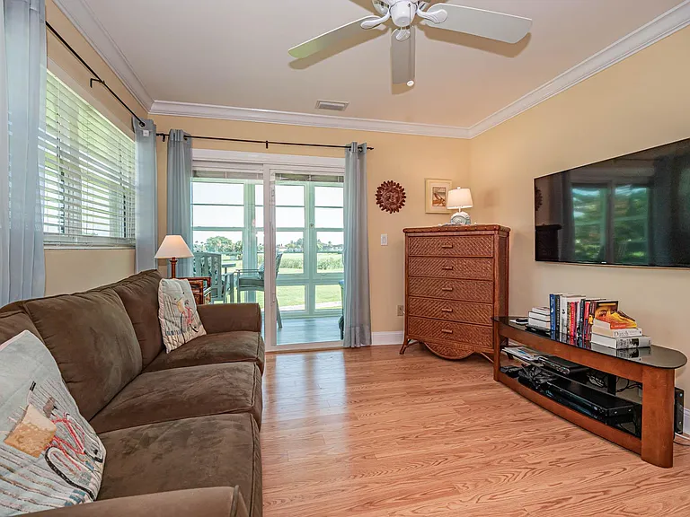 20 Pine Arbor Ln #202 — Photo 13