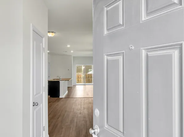 360 Bell Rings Dr, Jarrell, TX 76537