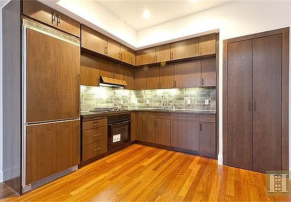 4th image of 150 Myrtle Ave 1705 #1705