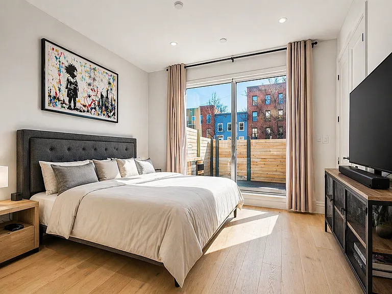 499 Van Buren St #1 — Photo 9