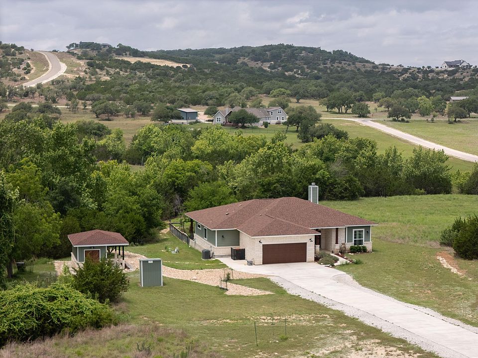 1st image of 202 Falling Oak Dr
